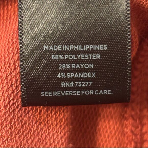 Simply Vera Vera Wang Rust Round Neck Long Sleeve Top Layered Asymmetrical Hem - Picture 5 of 5